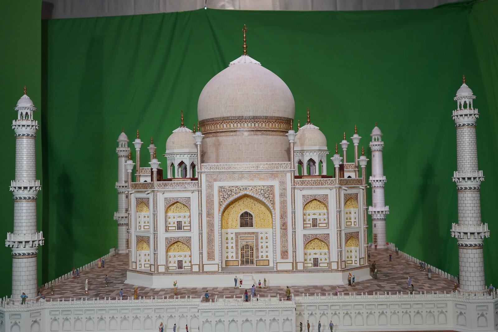 Full front view of the handcrafted Taj Mahal model
